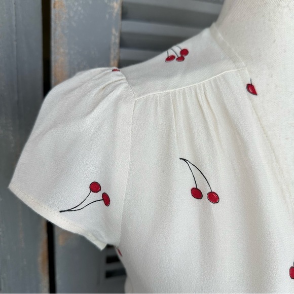 Reformation Raquel Cherry Print Wrap Dress Tart Sz XS - Picture 5 of 16